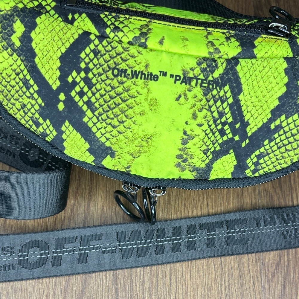 Off-White Neon Python Belt Bag Streetwear Luxury Italy Rare - Picture 2 of 16